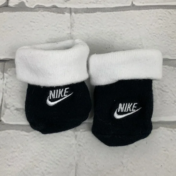 Nike Accessories Nike Infant Baby Socks Black White Cuffs